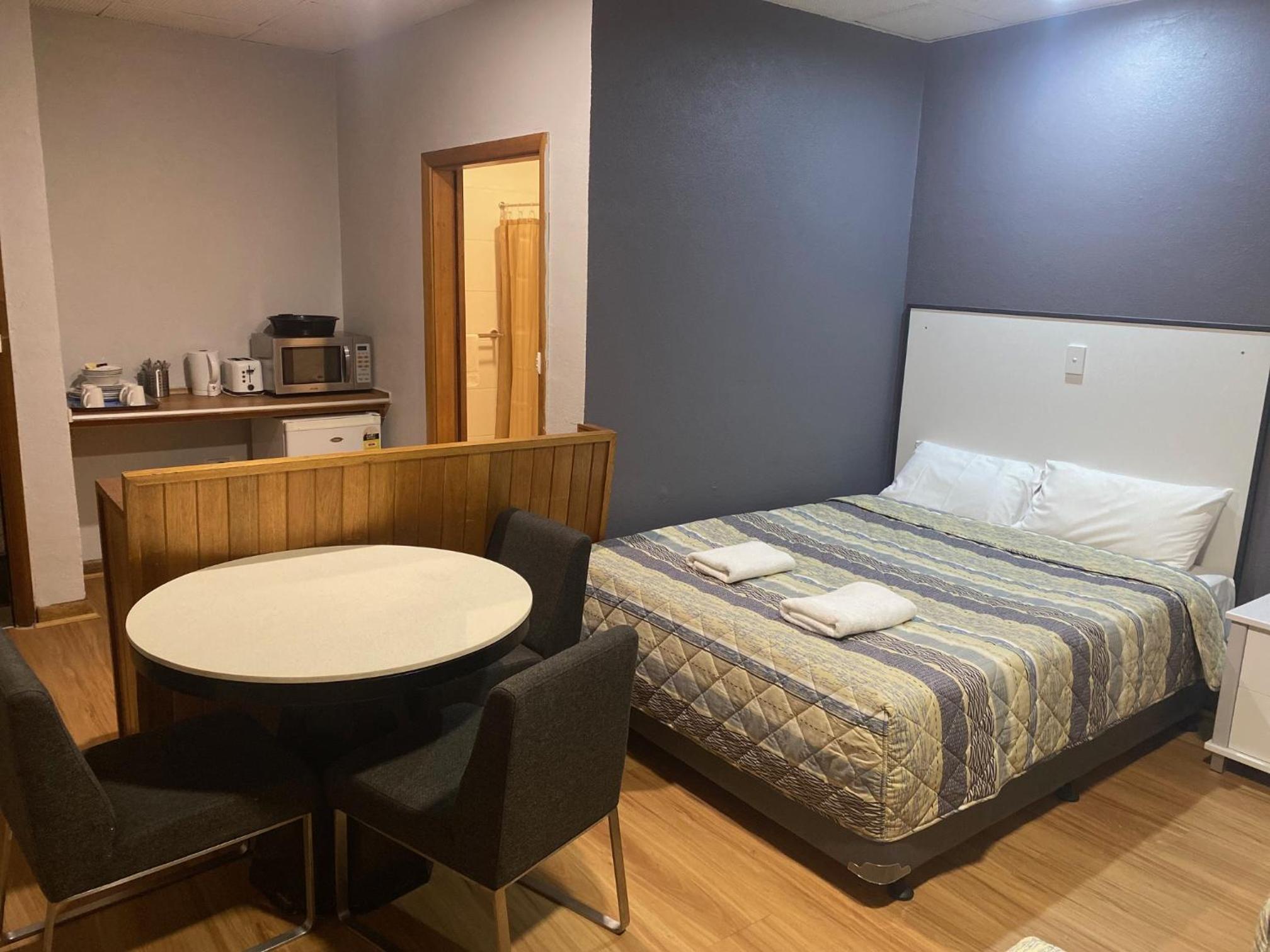 Tollgate Motel