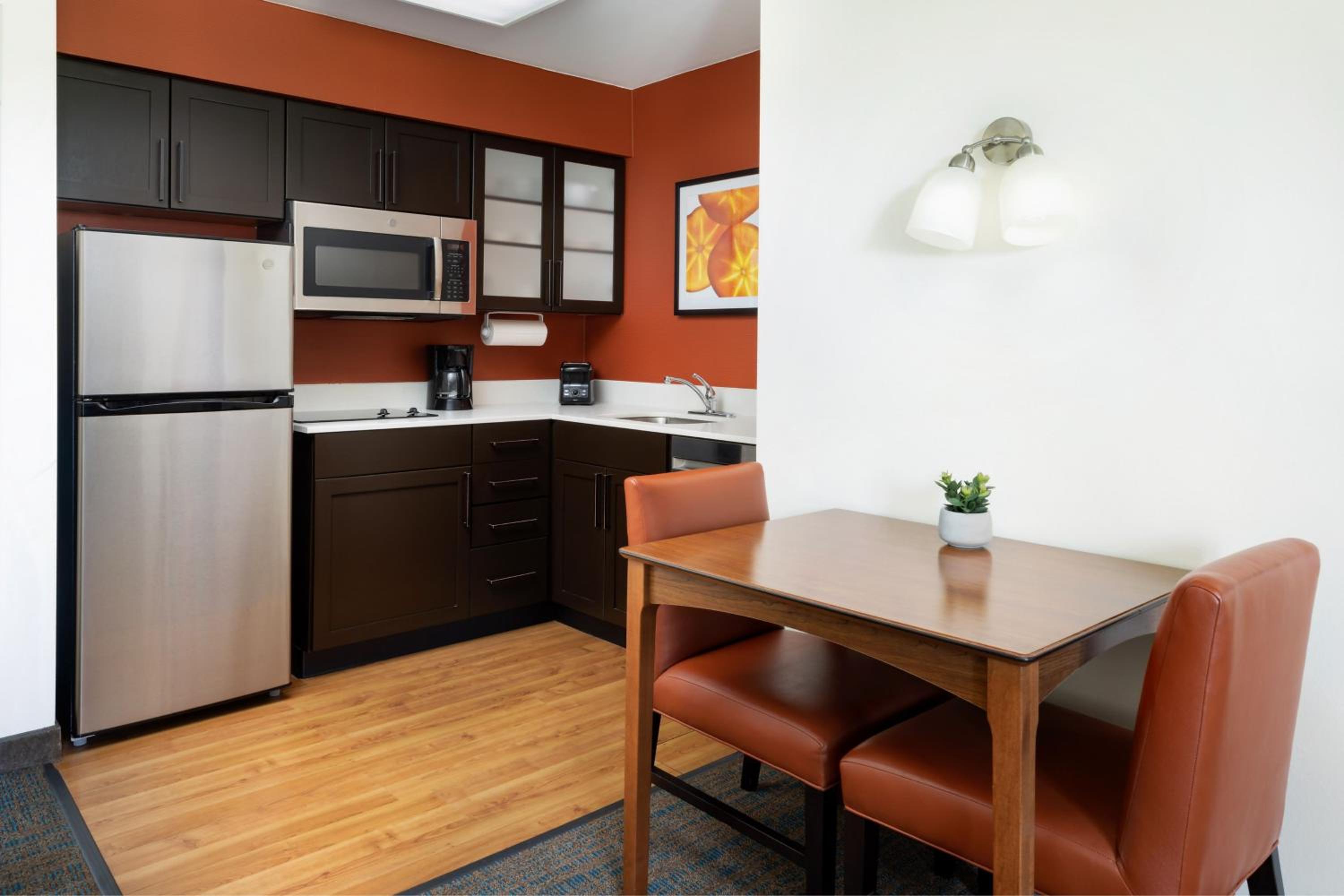 Des Moines Vacations - Residence Inn Des Moines West at Jordan Creek Town Center - Property Image 3