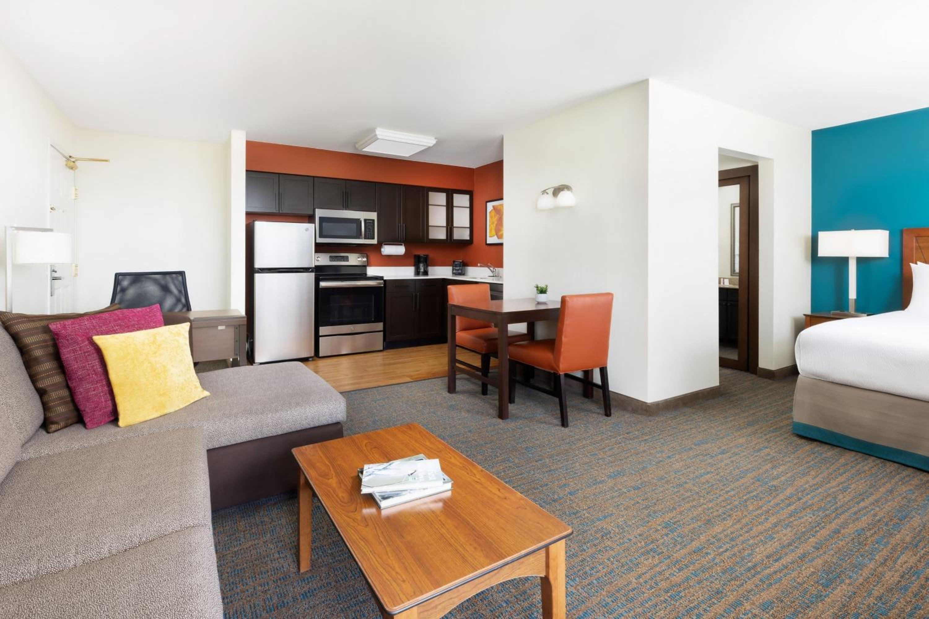 Des Moines Vacations - Residence Inn Des Moines West at Jordan Creek Town Center - Property Image 4