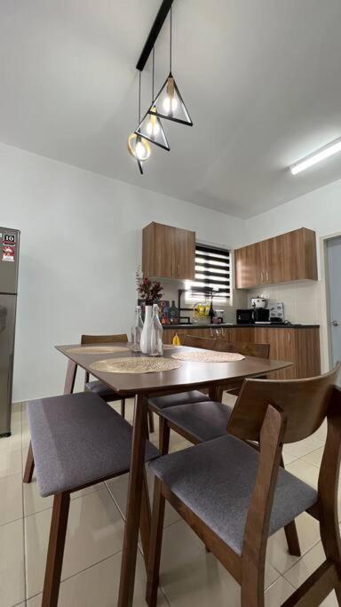KLIA Sepang Putrajaya 2 rooms homestay +wifiNetflix photo 8