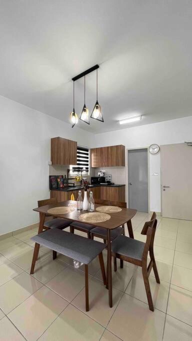 KLIA Sepang Putrajaya 2 rooms homestay +wifiNetflix