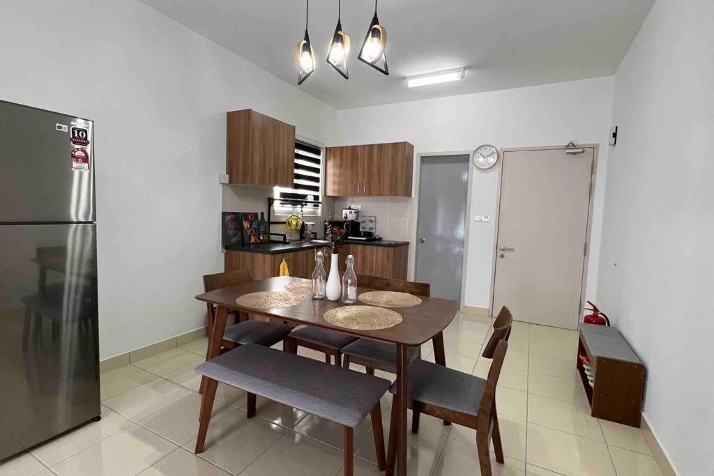 KLIA Sepang Putrajaya 2 rooms homestay +wifiNetflix