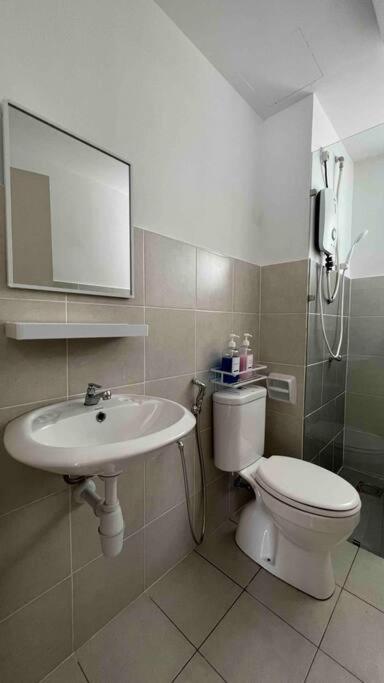 KLIA Sepang Putrajaya 2 rooms homestay +wifiNetflix