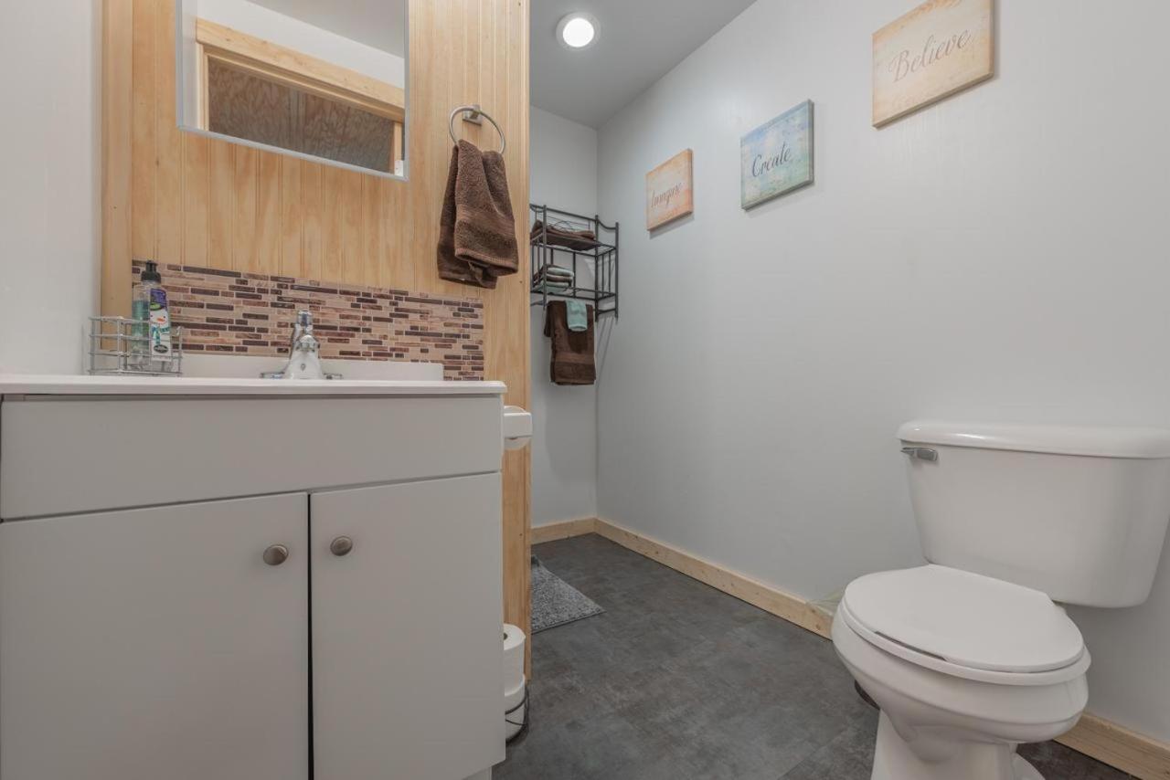 Tiny House at Buffalo River Lodge view 2