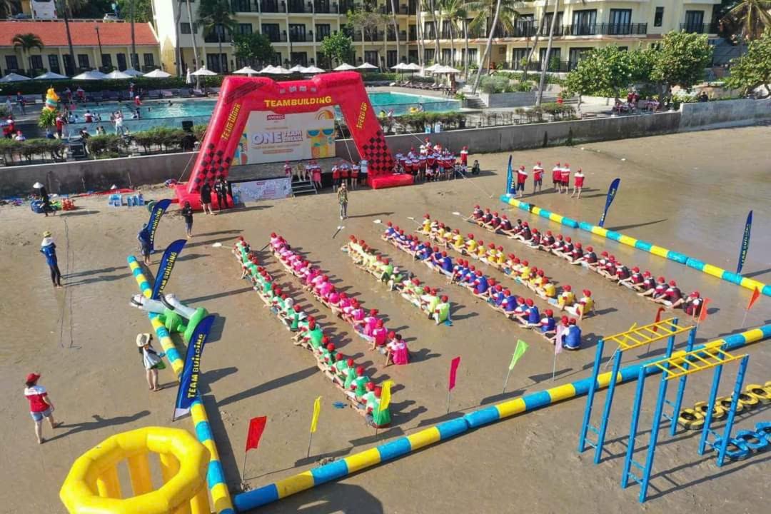 Hon Rom Central Beach Resort