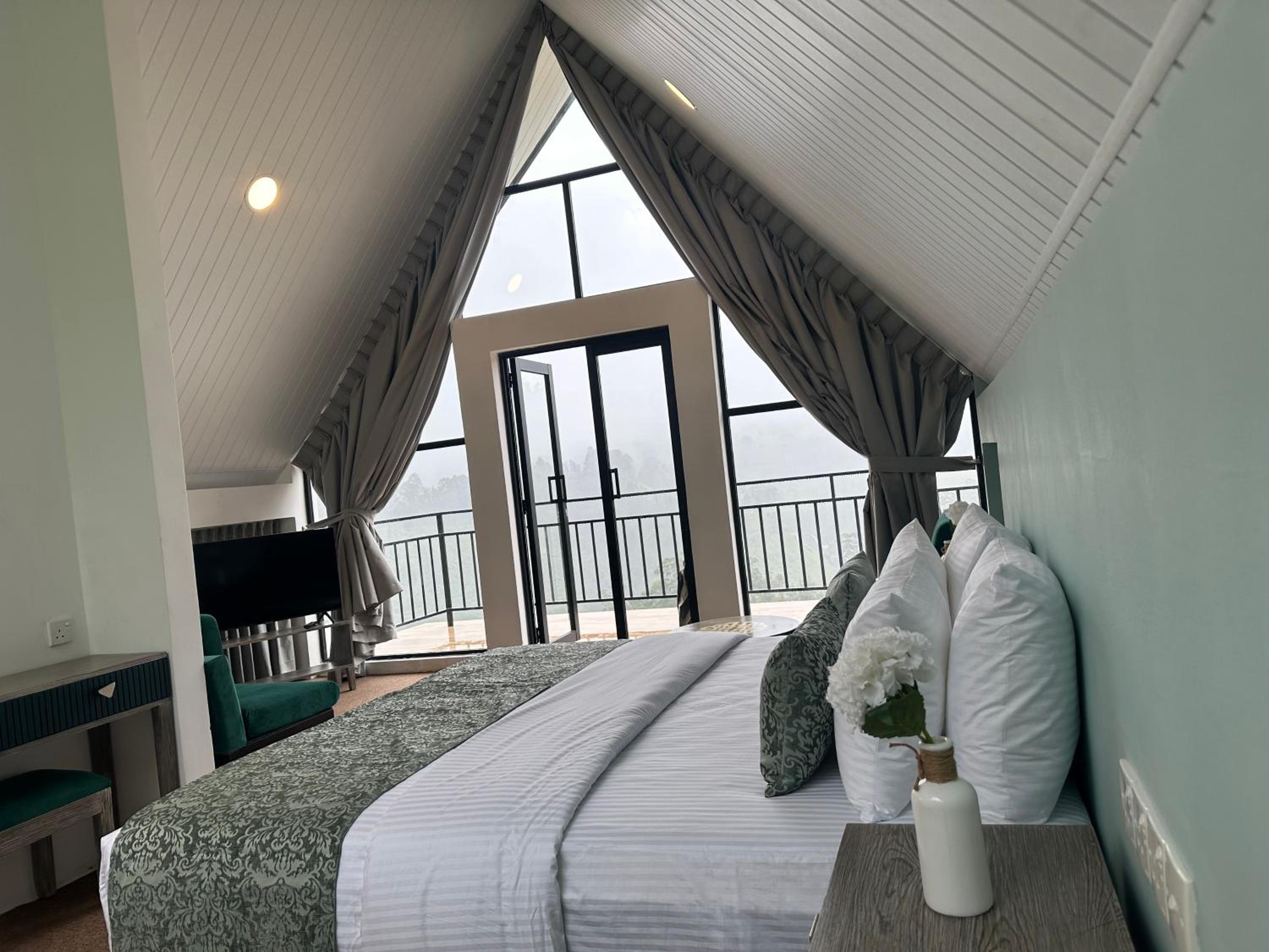 Hummingbird St.Clare Villas view 3