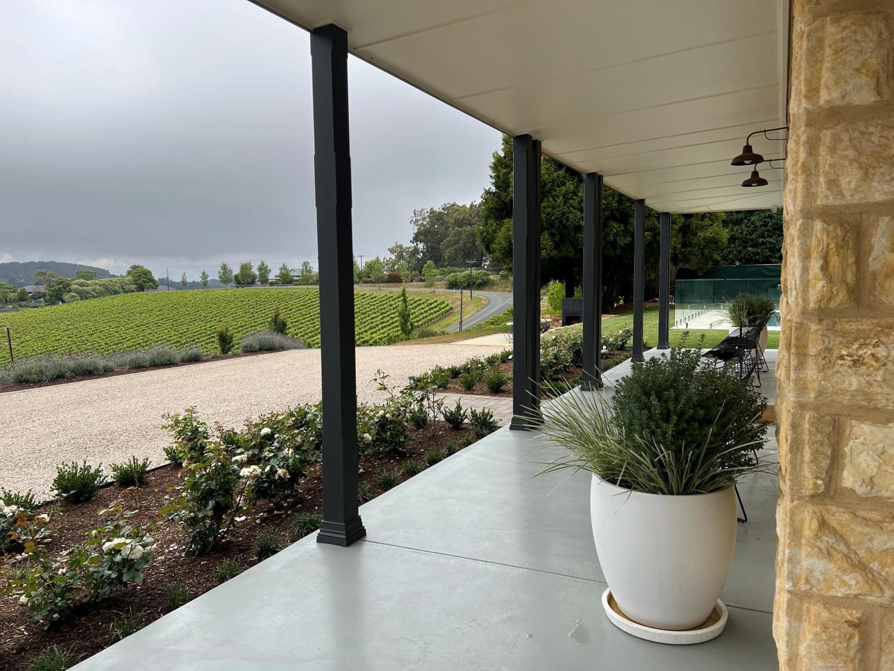 Adelaide Hills luxury cottage spectacular views