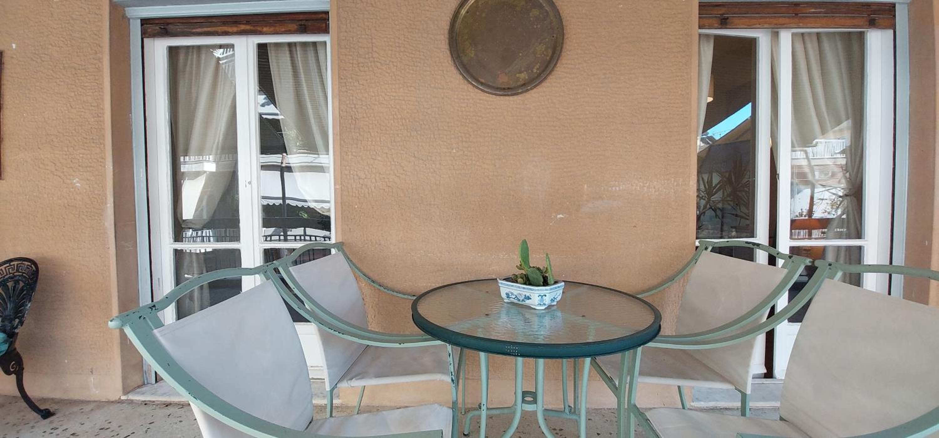 Retro Stay Athens