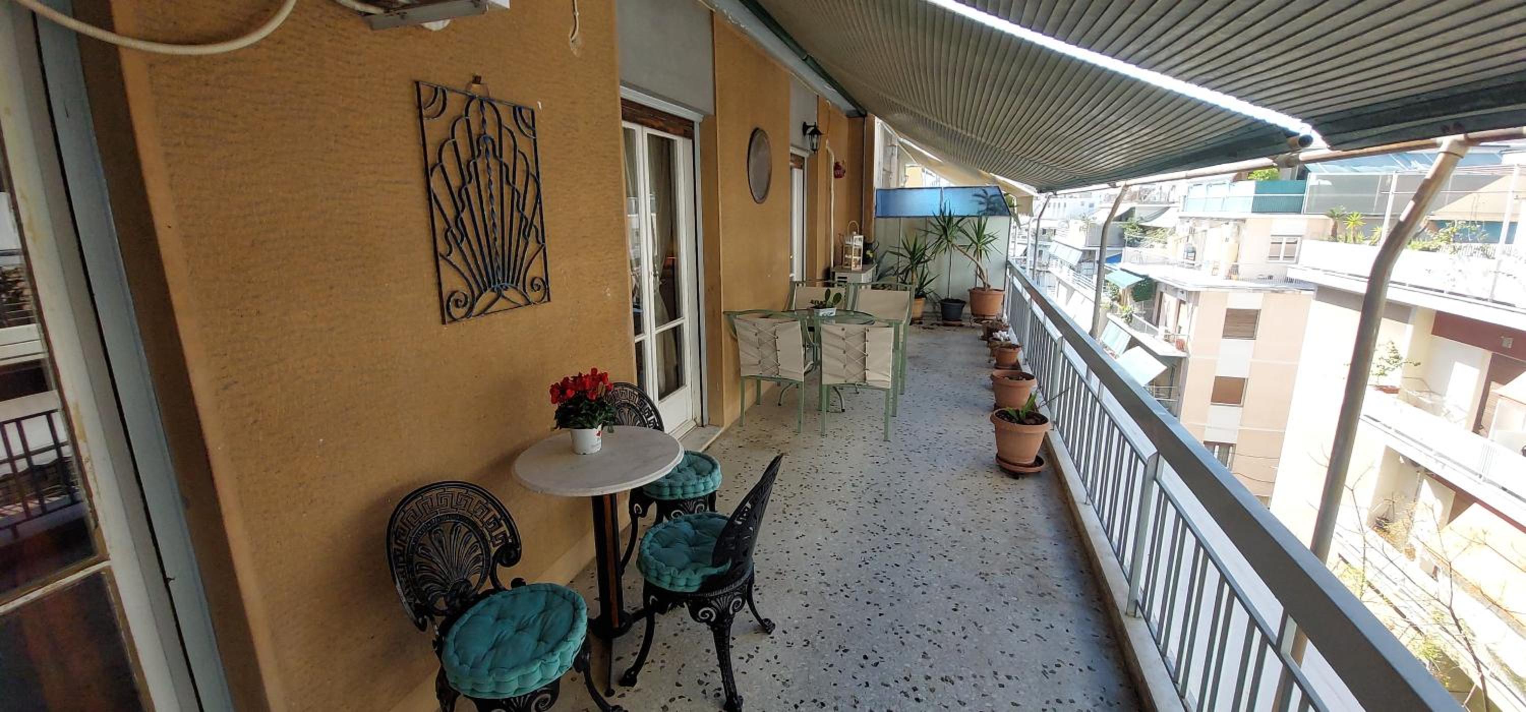 Retro Stay Athens