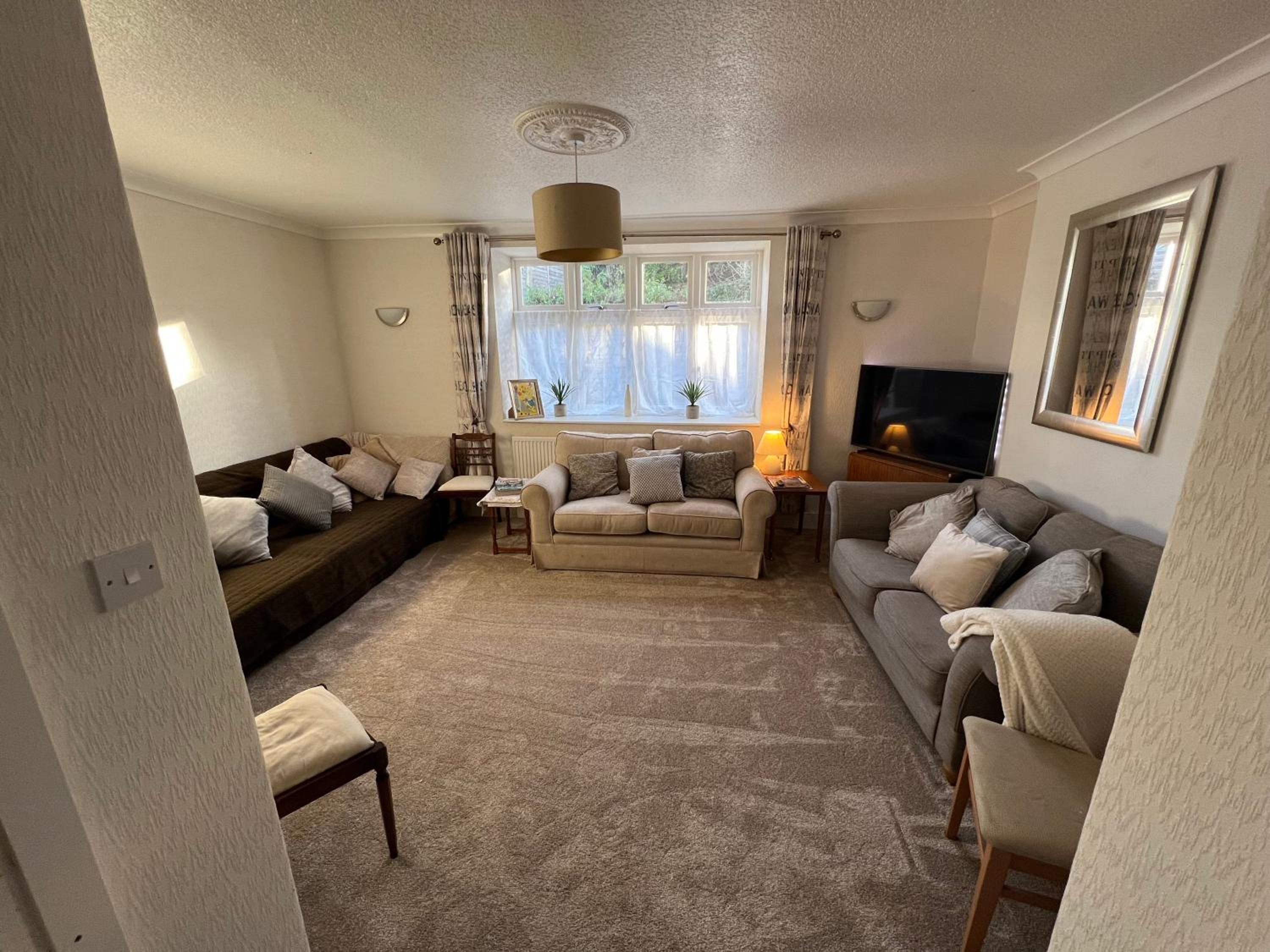 Contractors Corporate Charress House, 6 Bedrooms