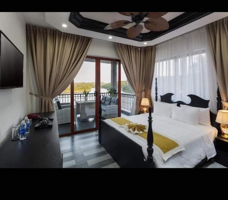 Phong Nha Lake House Resort