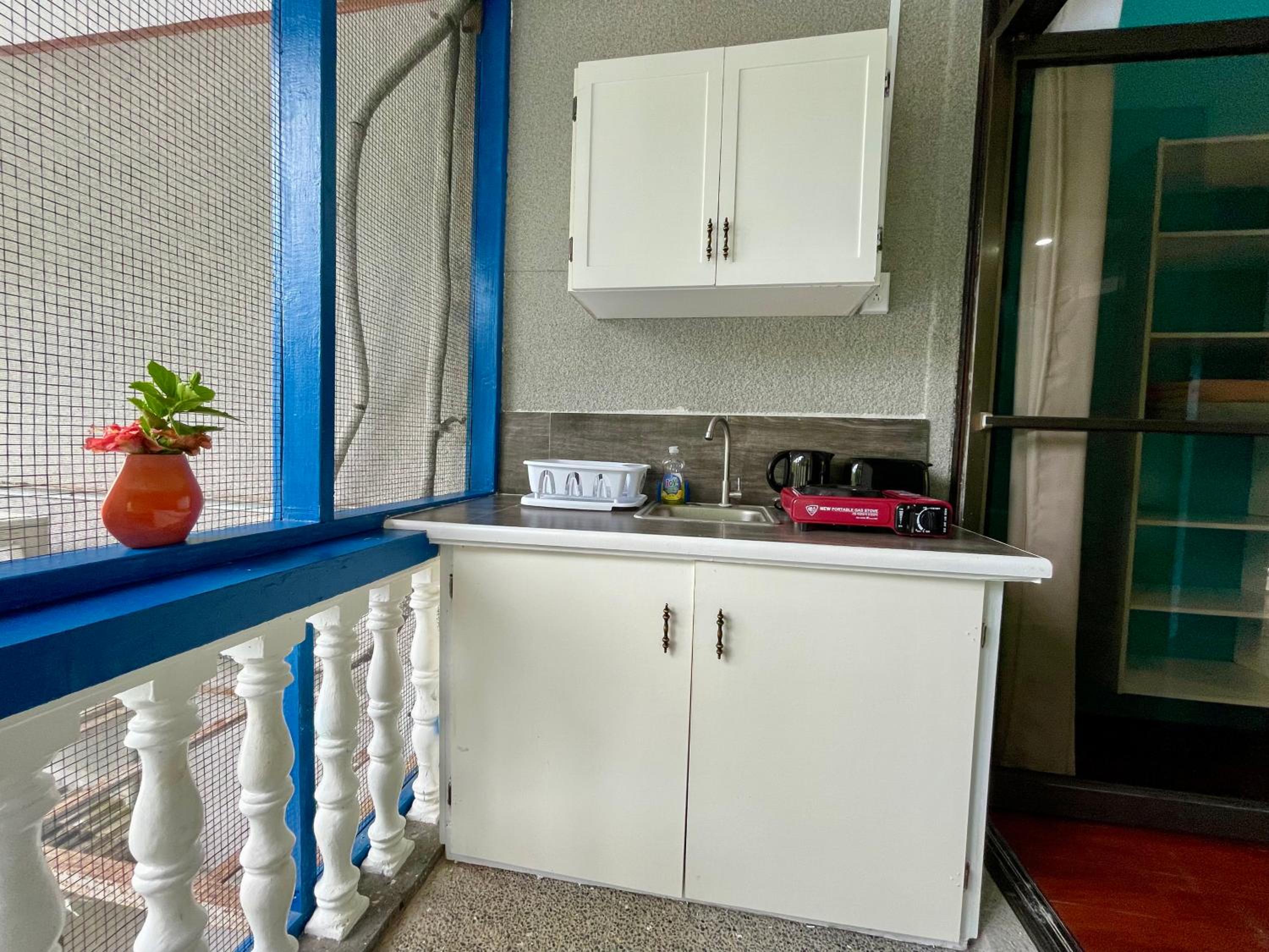 Ngermid Oasis - Studio W/ Kitchenette & Pool View view 2