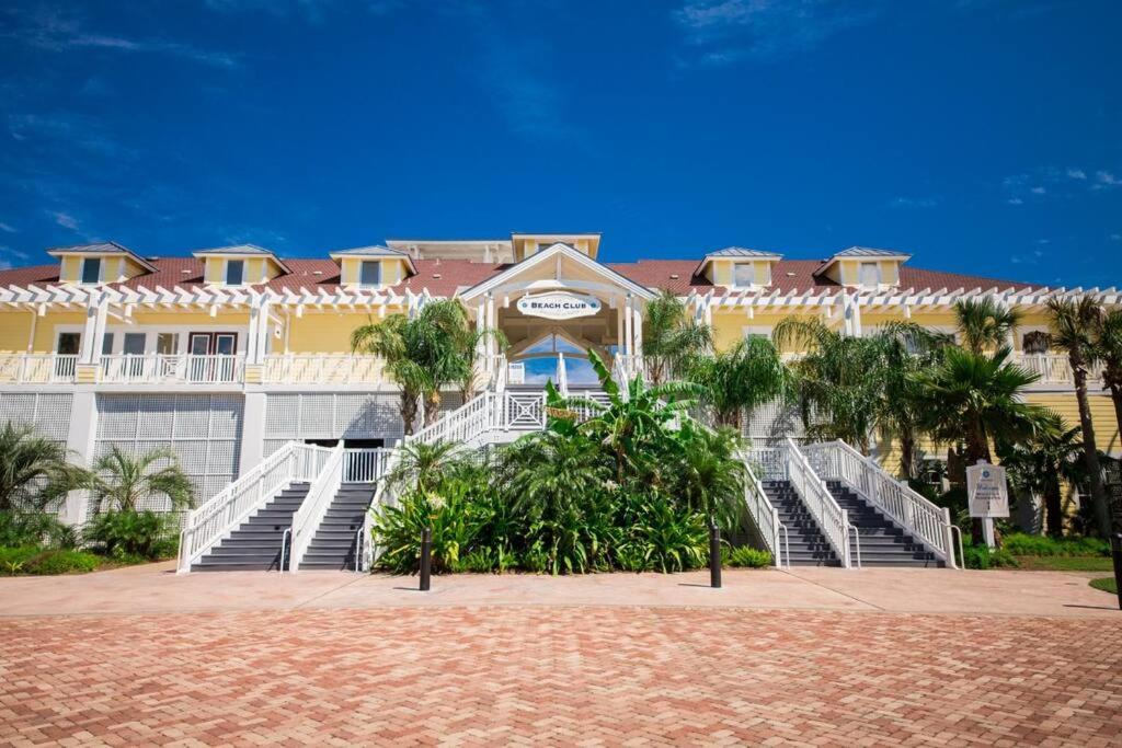 Unobstructed Beachfront Views at Private Beachfront Resort