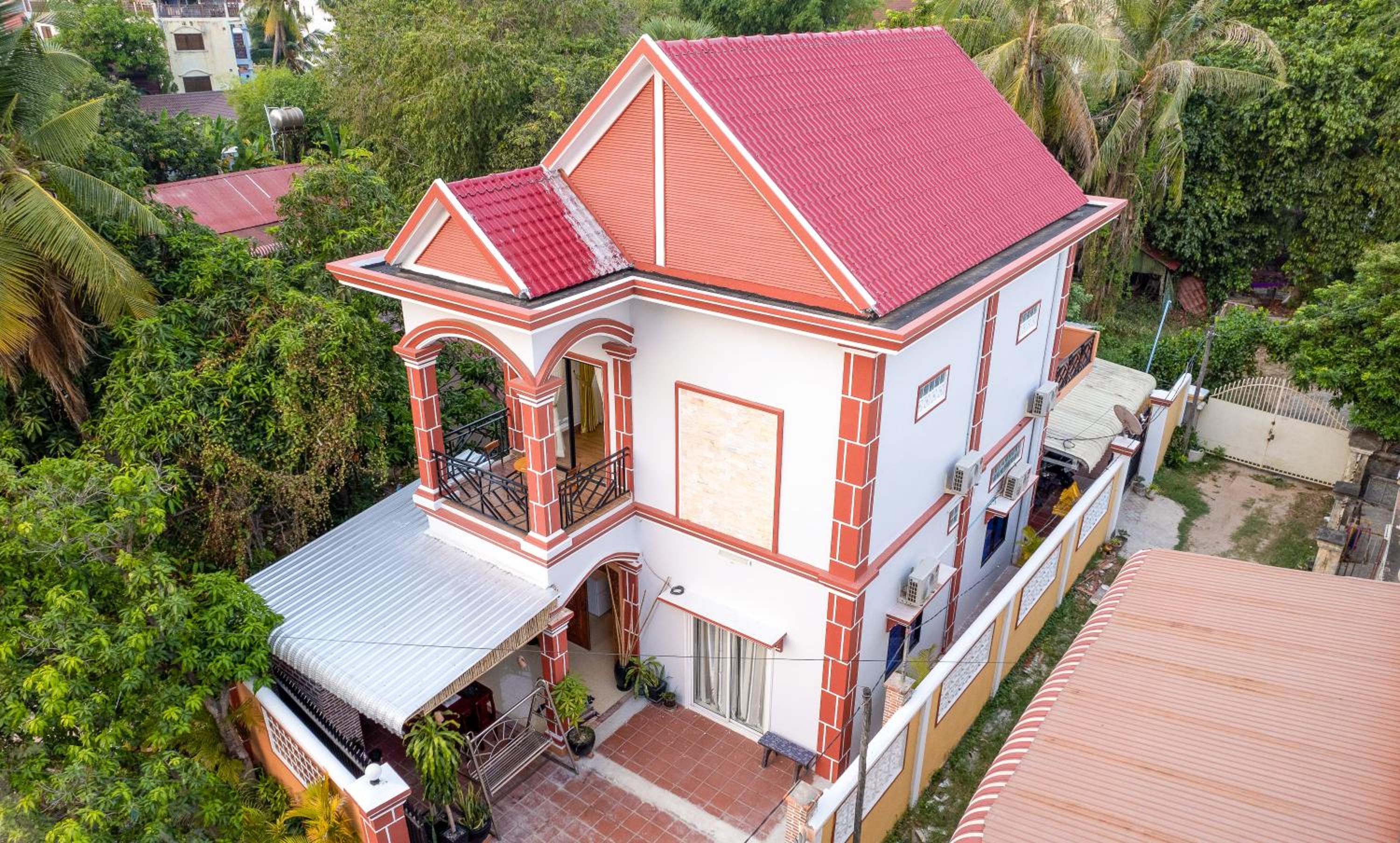 855 Villa view 2
