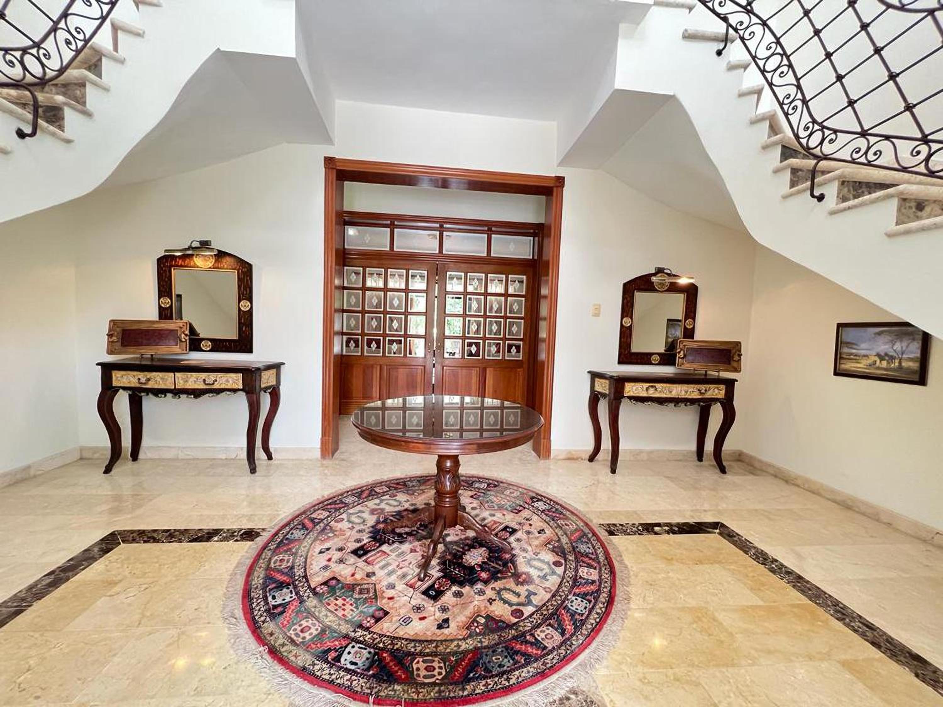 Metro Golf Villa