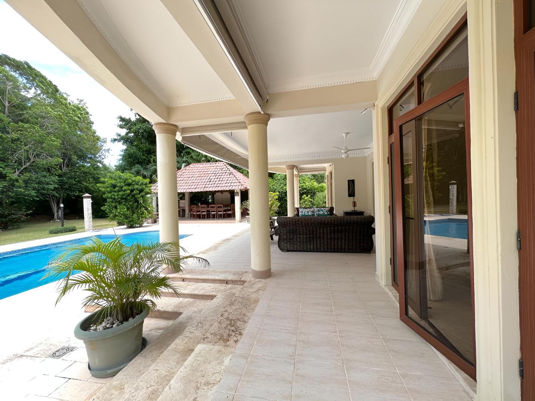 Metro Golf Villa
