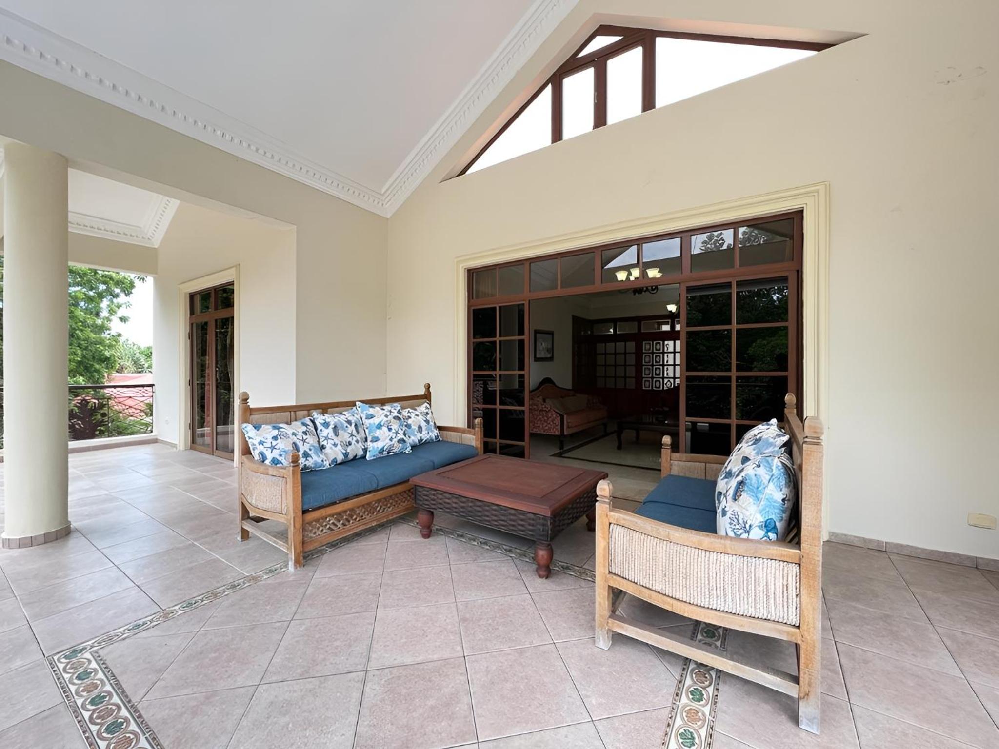 Metro Golf Villa
