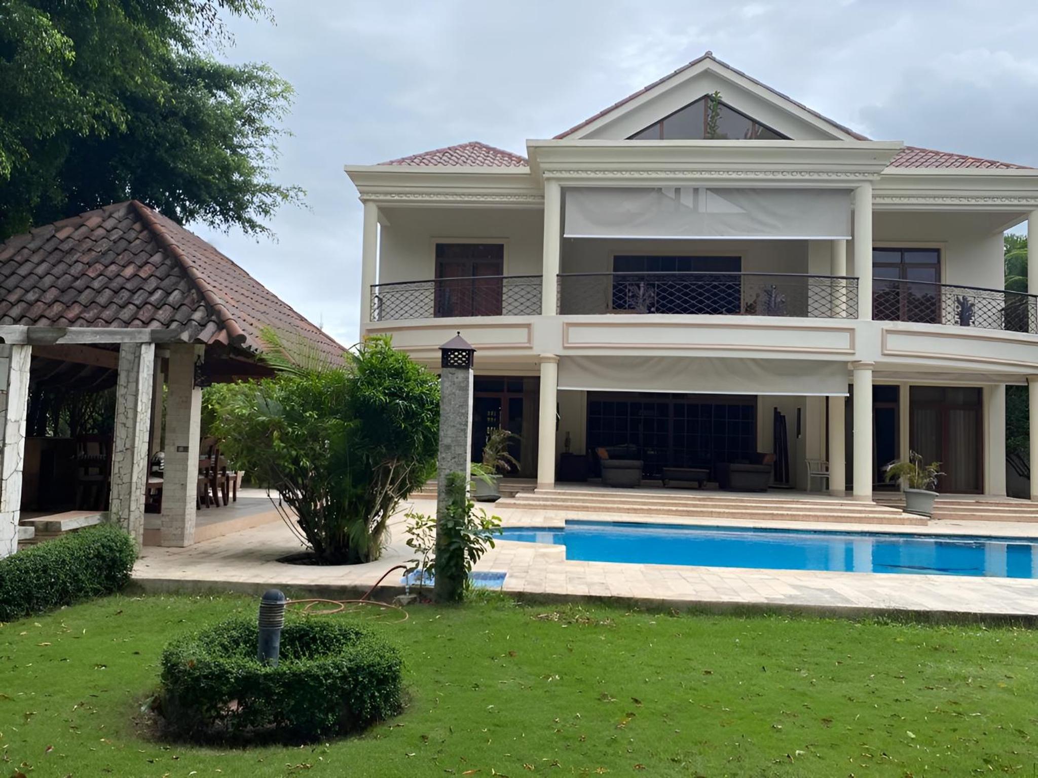 Metro Golf Villa