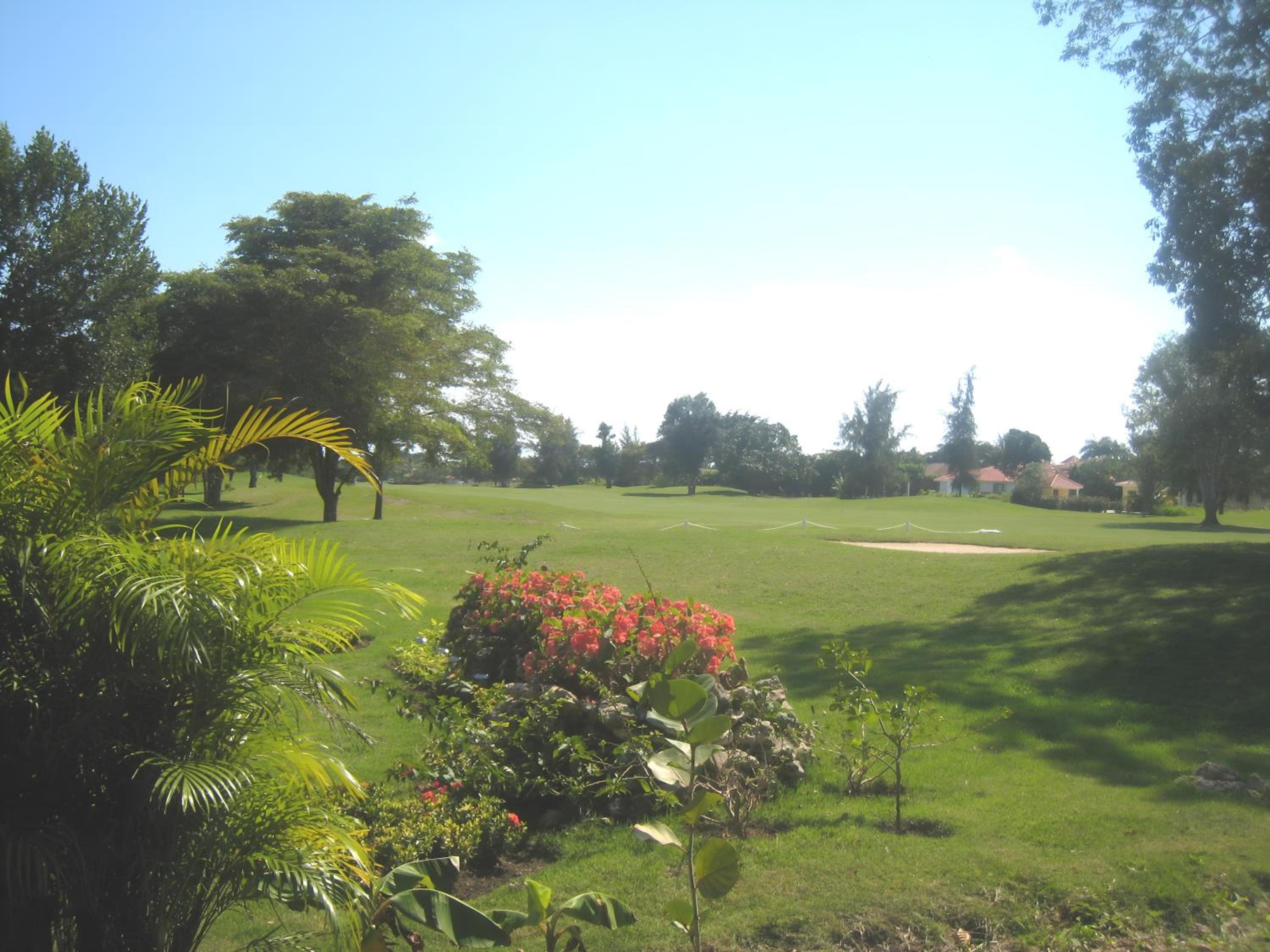 Metro Golf Villa