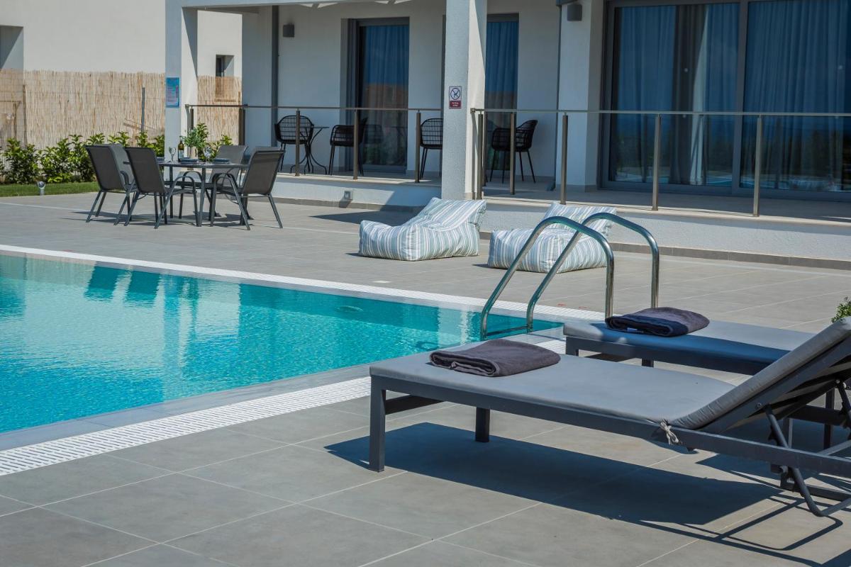 Romeo & Juliet Villas view 3
