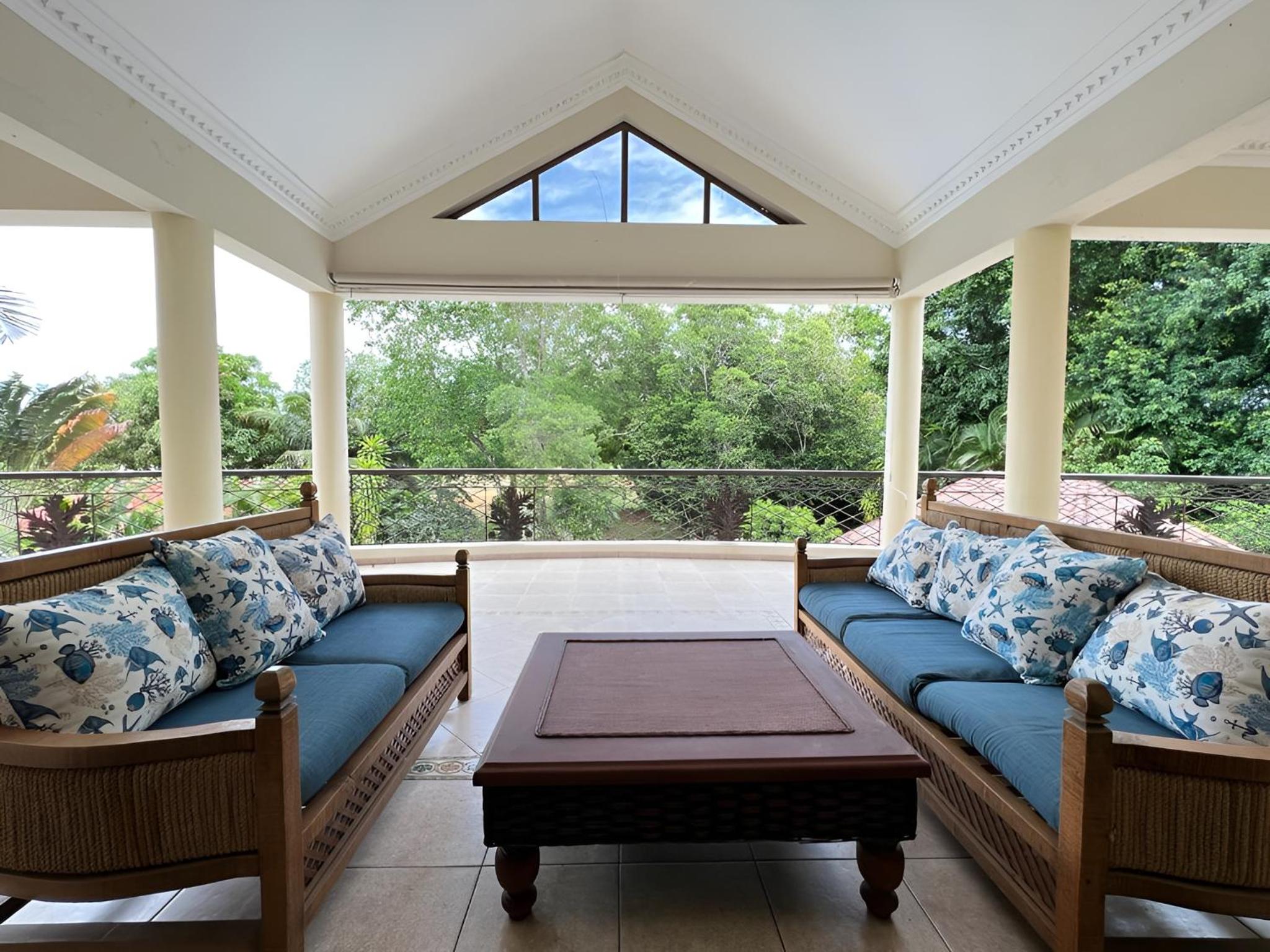 Metro Golf Villa