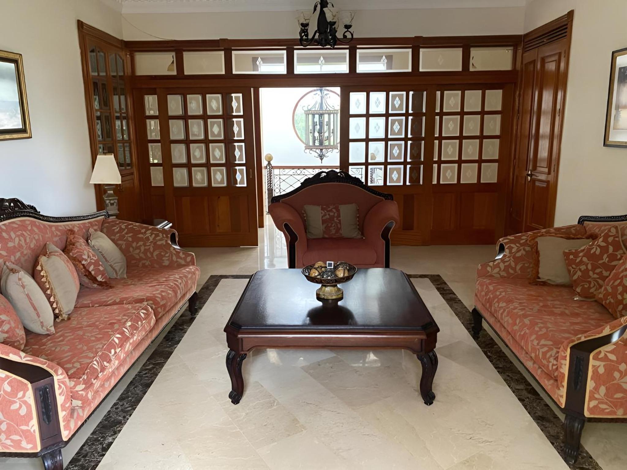Metro Golf Villa