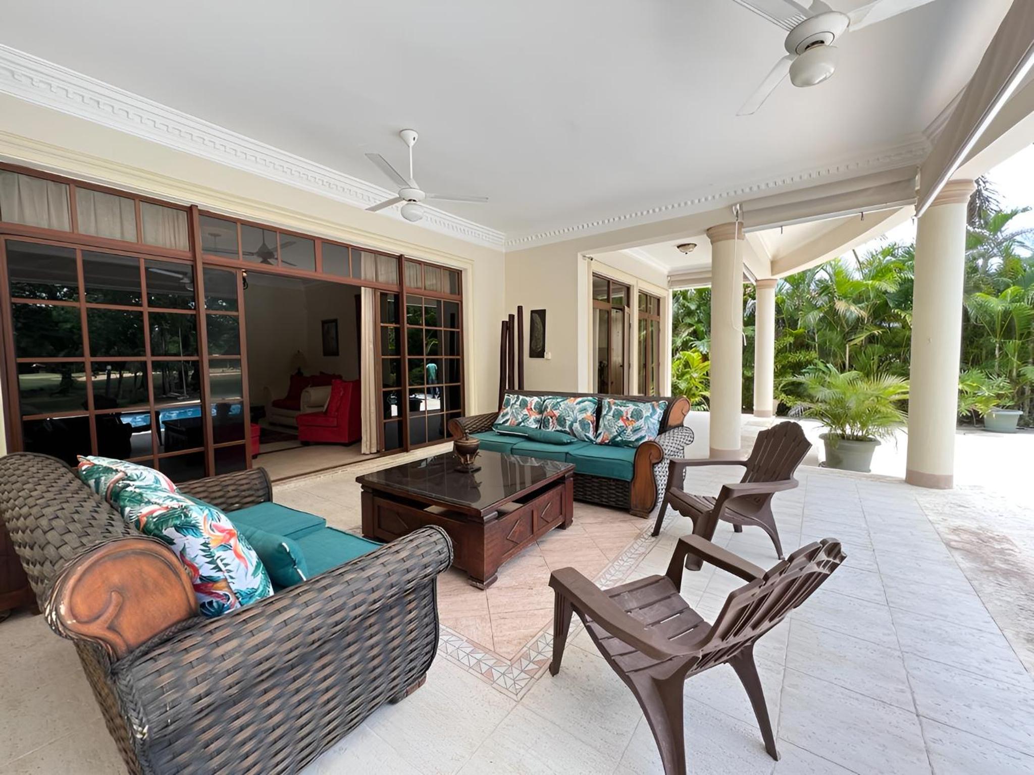 Metro Golf Villa