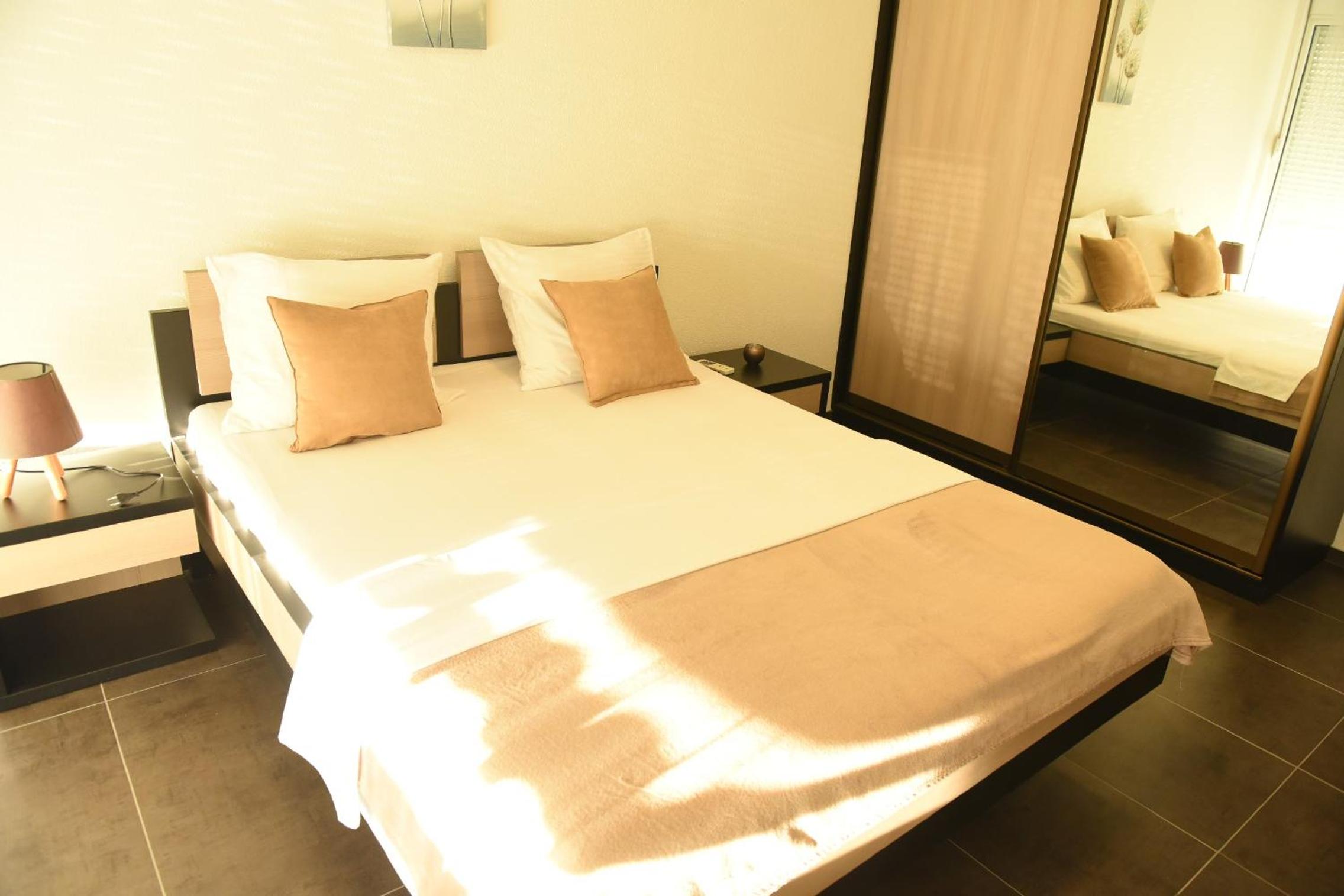 Apartmani Sutomore Tri Palme view 3