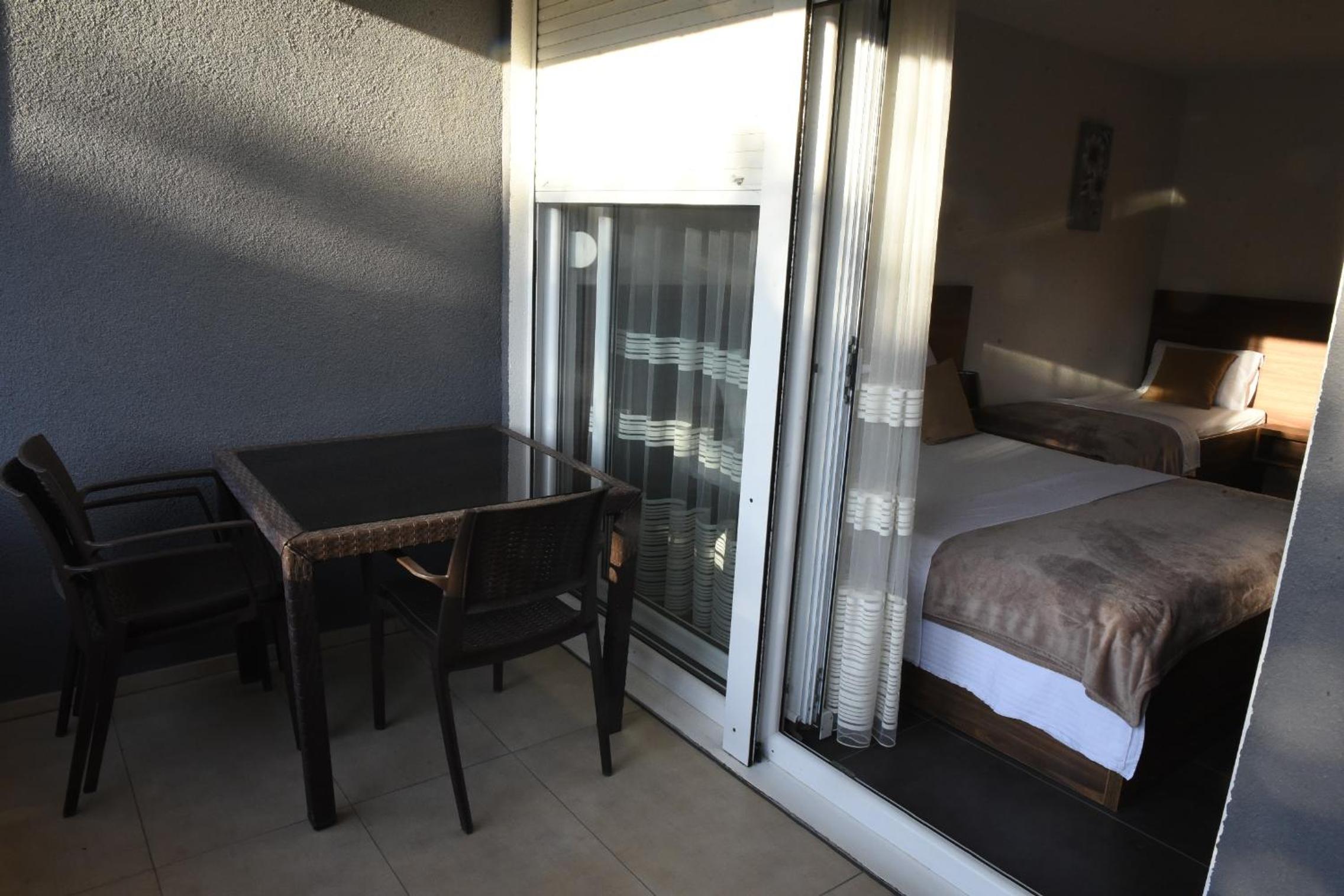 Apartmani Sutomore Tri Palme view 5