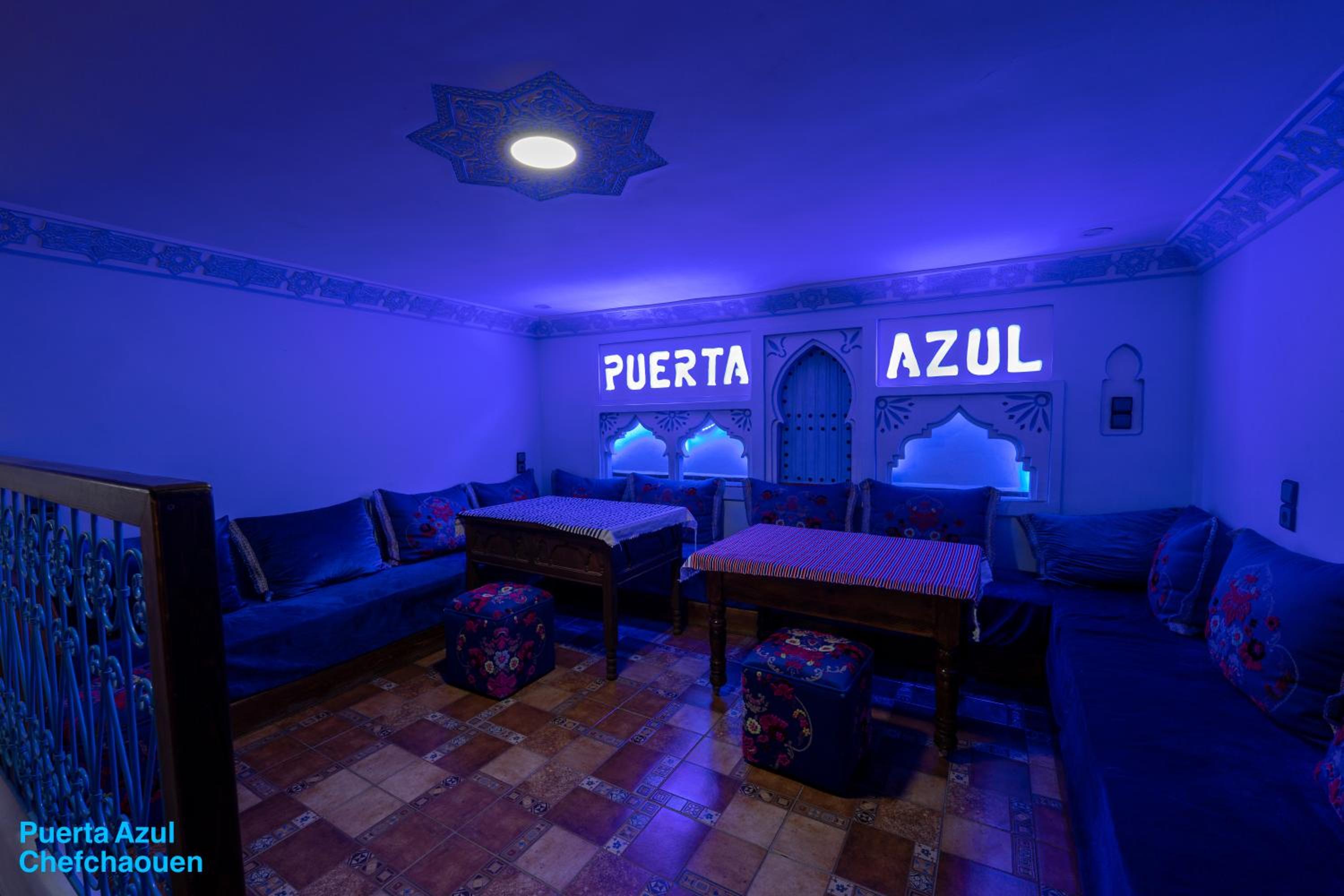 Puerta Azul