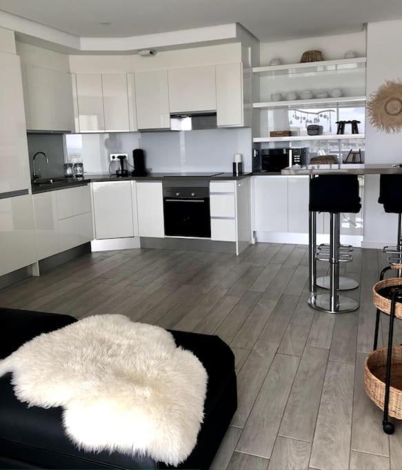 Playa Paraiso - Ruim luxe appartement met parking - verwarmd zwembad view 3
