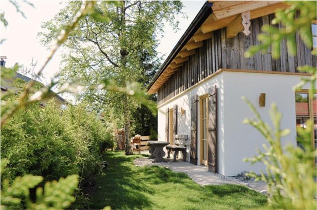 DIE ZWEI CHALETS AM TEGERNSEE "s' Gloane" & "s' Große" view 2