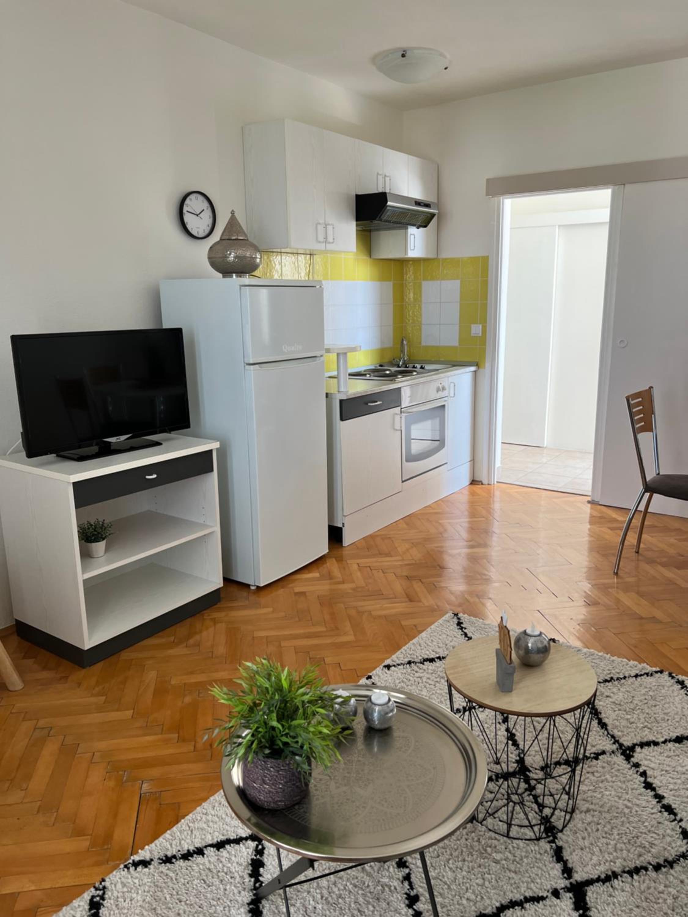 Karina Apartments