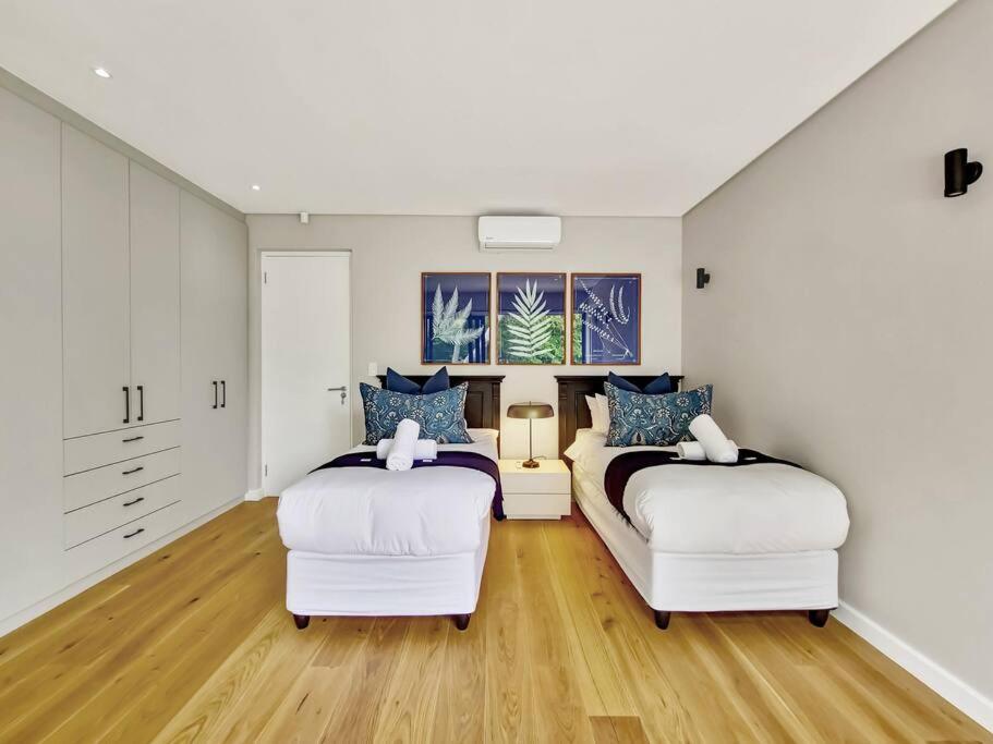 Luxurious Family home in Newlands with Pool view 2
