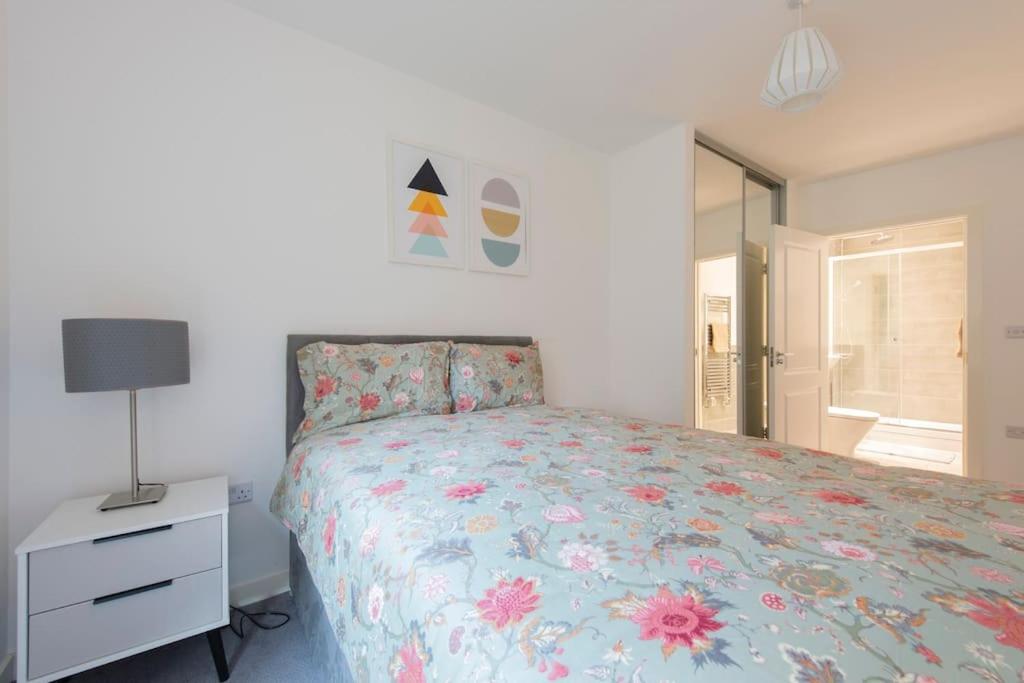 Stunning Luxury 2 Bedroom London Apartment