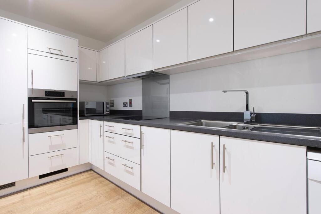 Stunning Luxury 2 Bedroom London Apartment