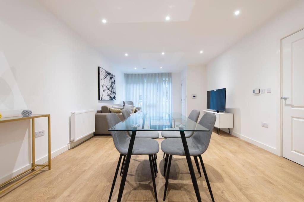 Stunning Luxury 2 Bedroom London Apartment