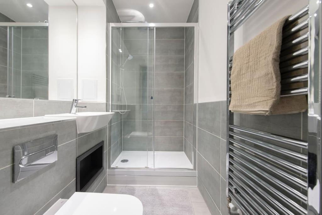 Stunning Luxury 2 Bedroom London Apartment