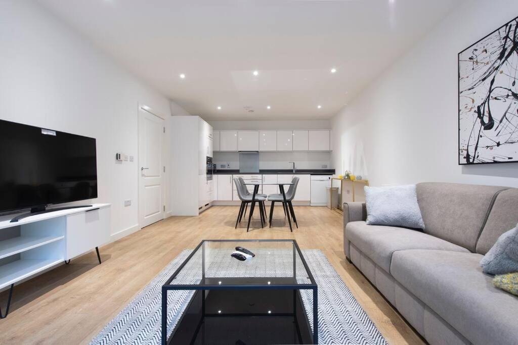 Stunning Luxury 2 Bedroom London Apartment