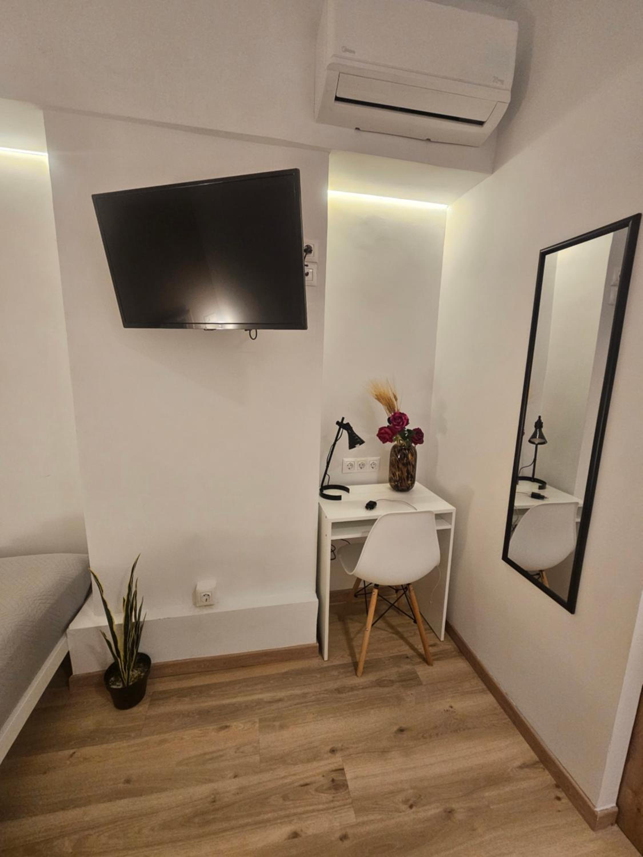 Sun Marco Apartments in Athens