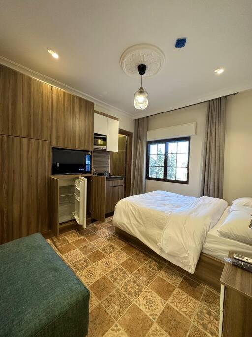 7/ Antica jabalal-lwebdeh view 3