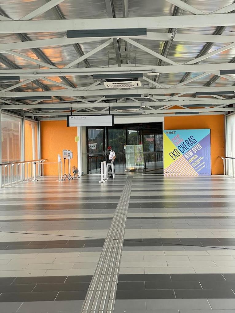 Ekocheras loft link bridge MRT 24h self check in