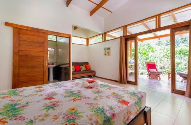 Peace Garden Spacious Bungalows- a walk to the beach