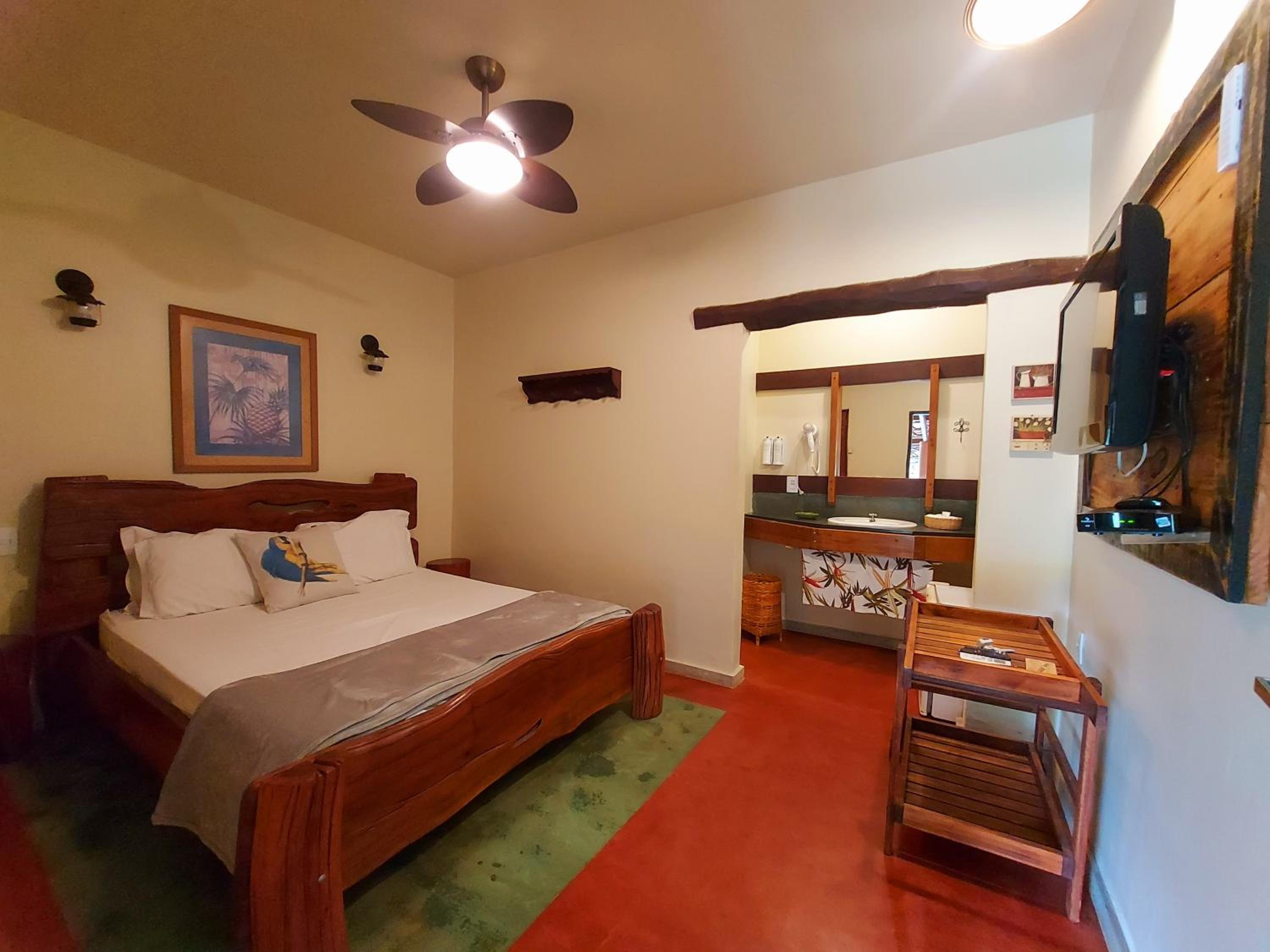 Salto Corumbá Hotel Camping Clube