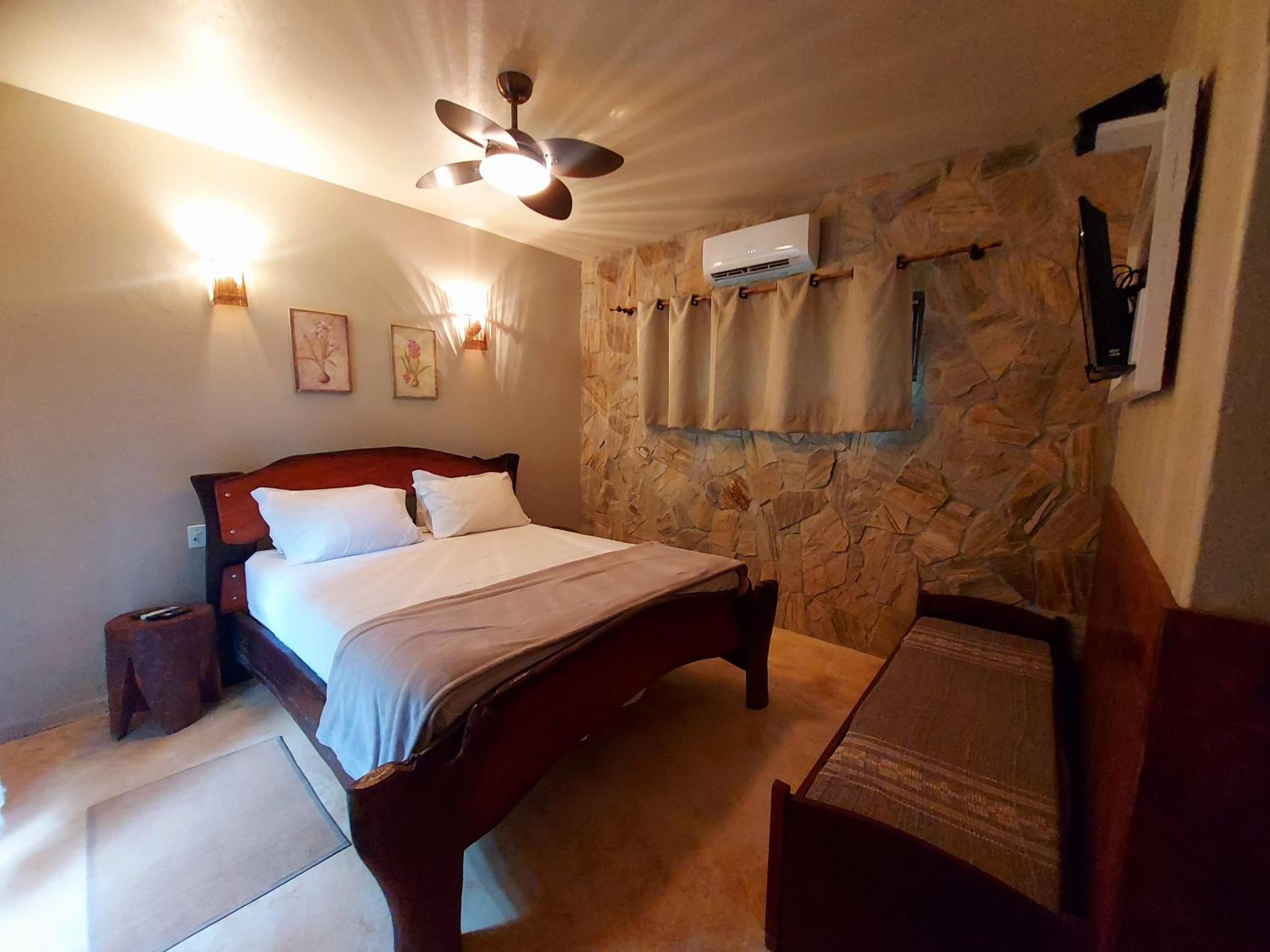Salto Corumbá Hotel Camping Clube