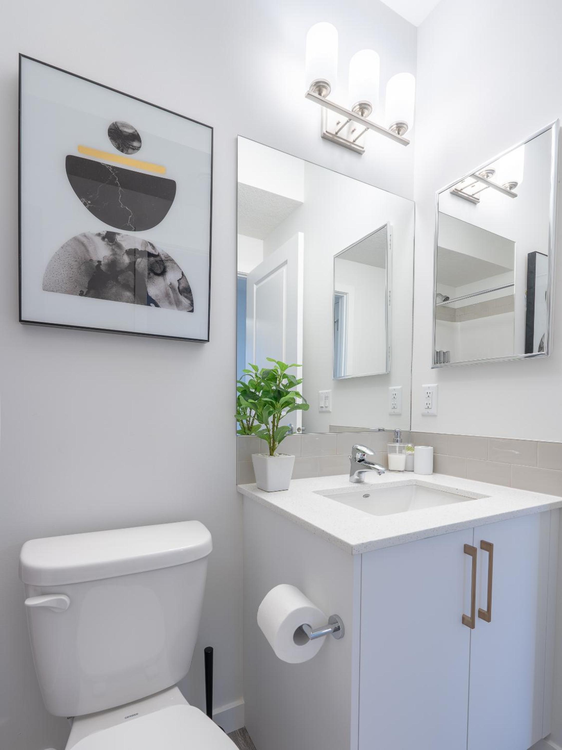 Stylish Getaway 2BD Basement by YMCA and South Health Campus Hospital