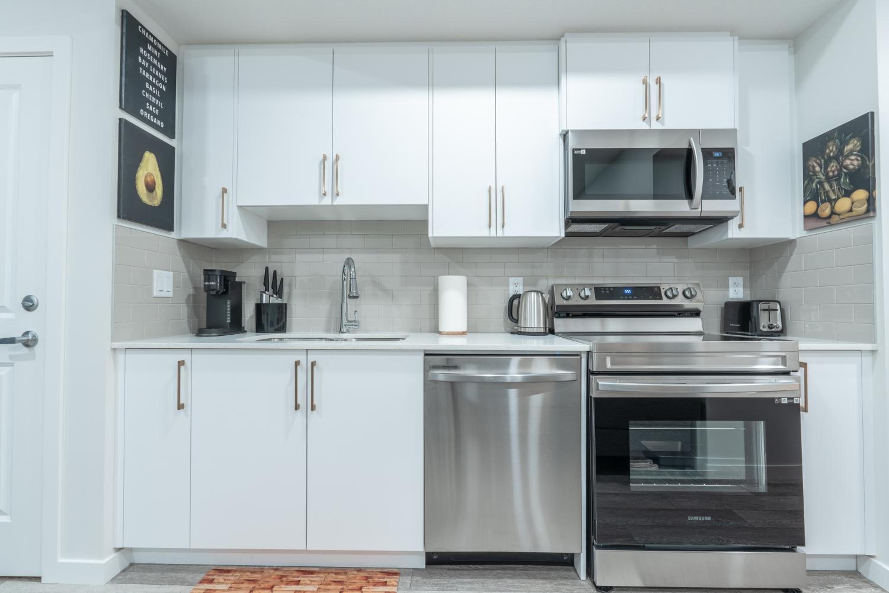 Stylish Getaway 2BD Basement by YMCA and South Health Campus Hospital