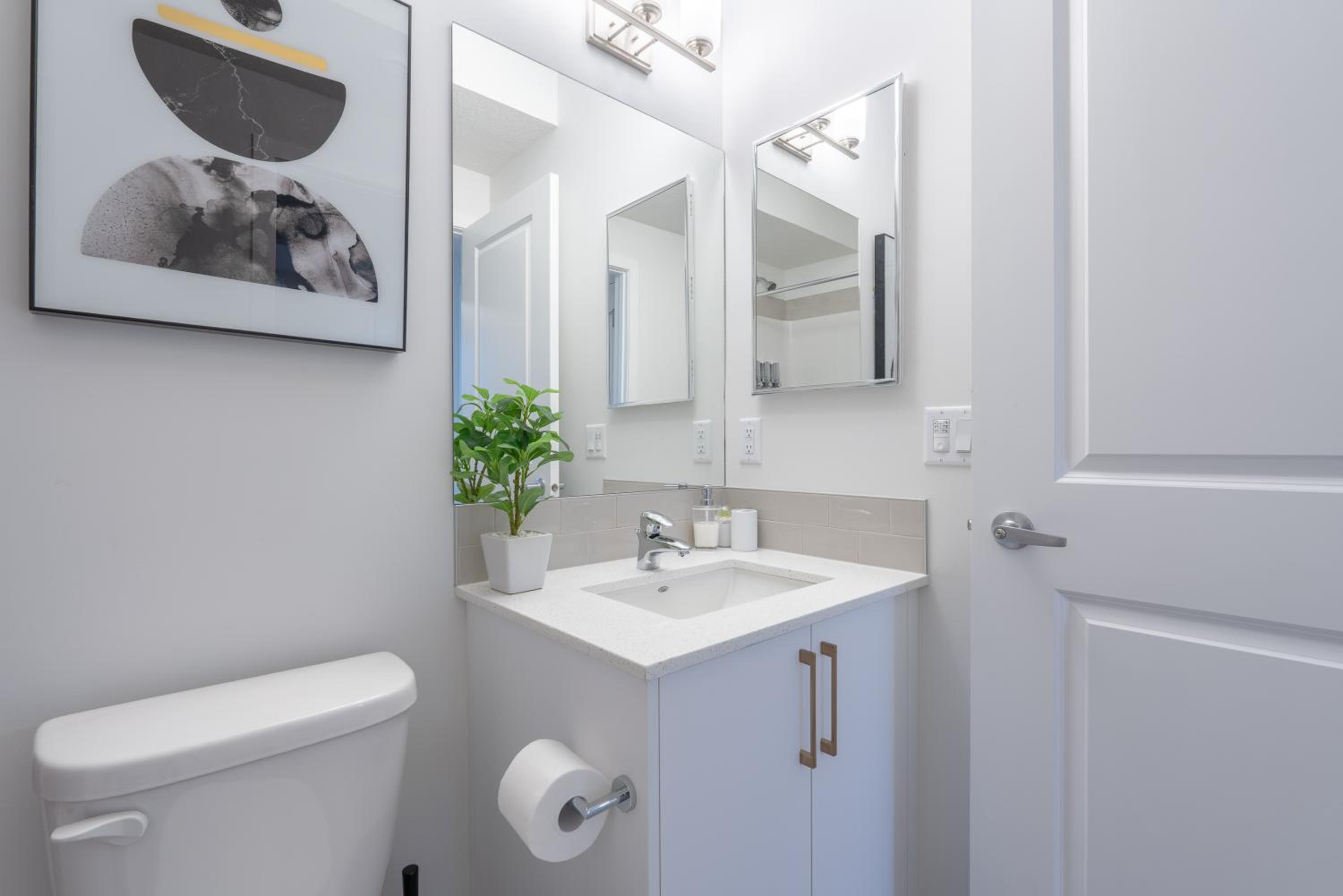 Stylish Getaway 2BD Basement by YMCA and South Health Campus Hospital
