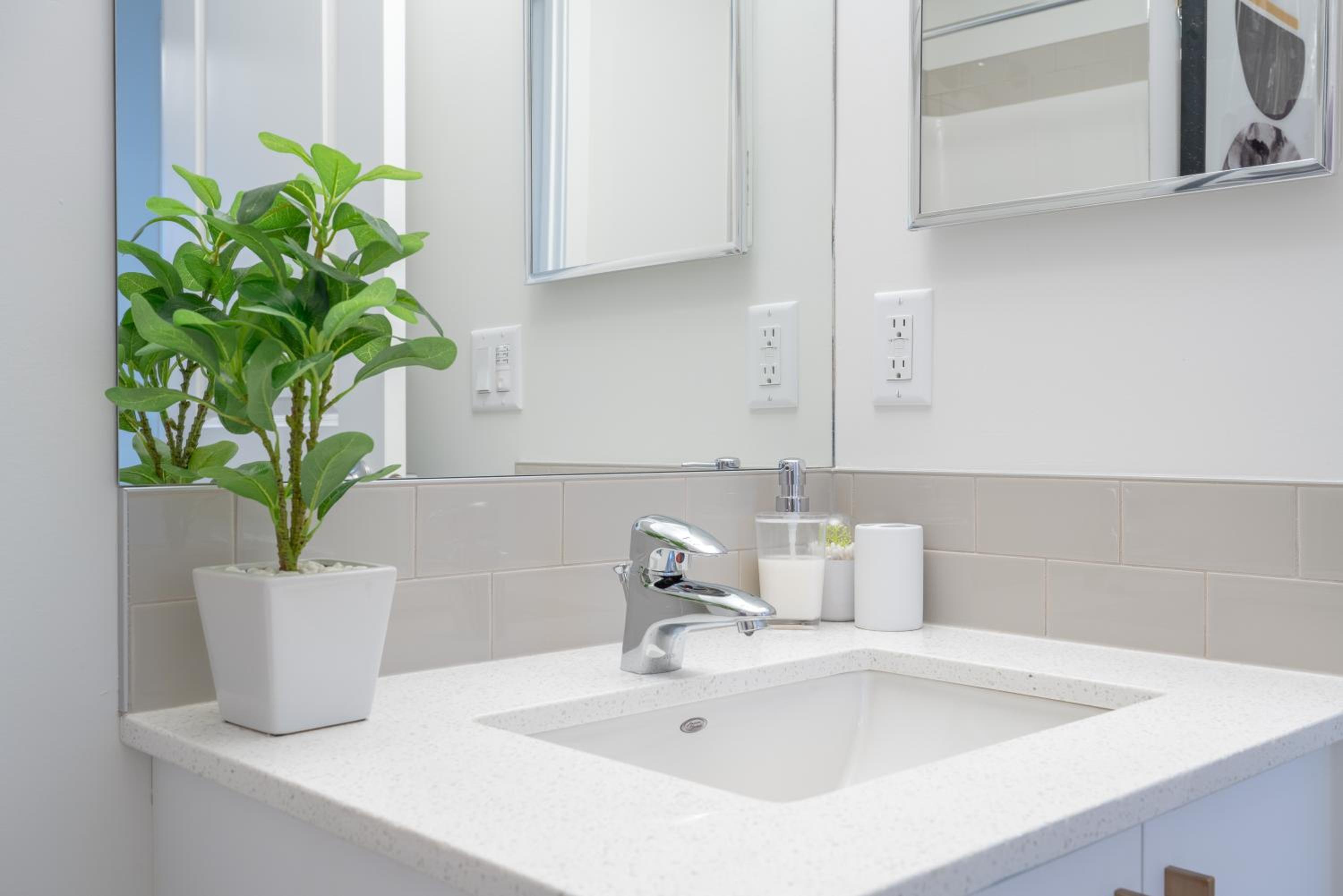 Stylish Getaway 2BD Basement by YMCA and South Health Campus Hospital