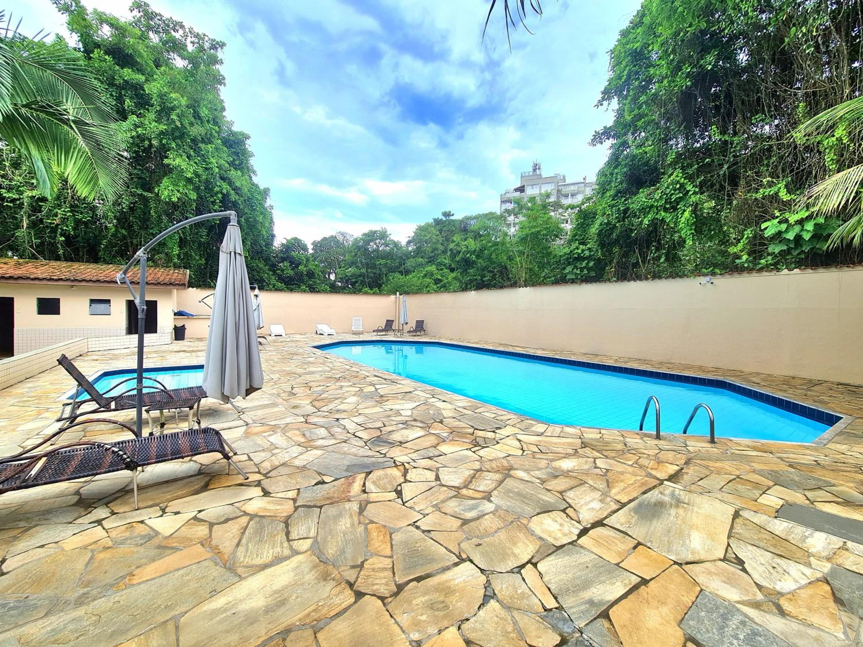 Apartamento com piscina no Itaguá em Ubatuba